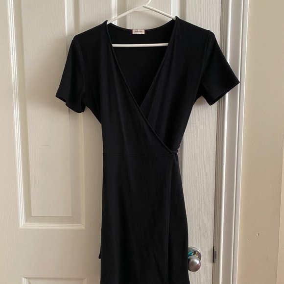 Aritzia Sunday's Best black ribbed wrap-around dress - Picture 2 of 3
